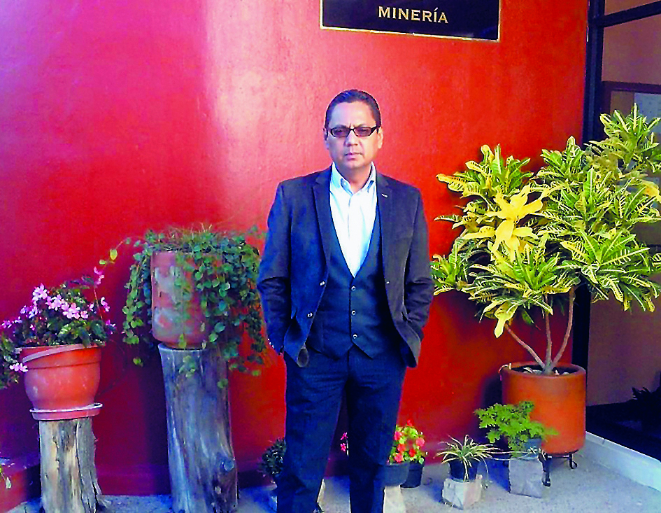 El ingeniero Juan Manuel Espinoza Cuadra, hijo del “Poeta Carpintero”, vive en México y tiene 49 años de edad. En los años ochenta, después de la ejecución de su padre, tuvo que hacer el Servicio Militar Patriótico.