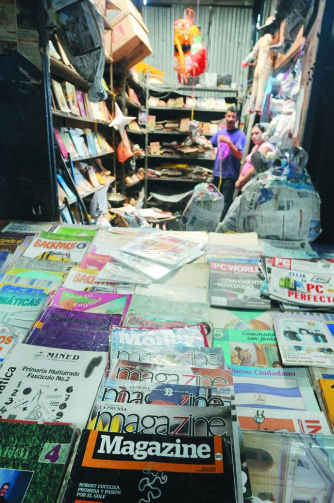 Vida en el oriental, libros