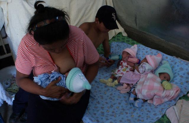 Rosa amamantaba al primero que llorara y a los demás les tocaba una pacha con fórmula.