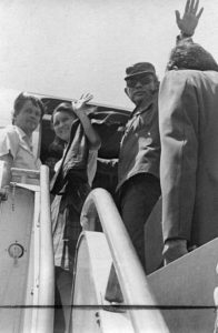 Viajó a Rusia en compañía del comandante Tomás Borge para que le realizaran otra intervención y le dieron una prótesis de brazo. Foto Cortesía del IHNCA