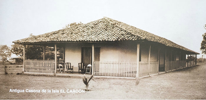 Esta es la antigua y famosa casona de El Cardón, propiedad de las autoridades portuarias, donde se hospedaría Darío durante sus vacaciones en 1908. El corinteño Wilfredo Luna, siendo un niño, vivió aquí por varios meses. Foto Cortesía Alcaldía de Corinto.