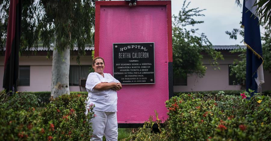 Indiana Morales Gutiérrez es hija de Sonia María, sobrina de Bertha. No la conoció, pero su familia se encargó de contarle la historia. Es también enfermera y trabaja en el Hospital Bertha Calderón Roque. Foto Oscar Navarrete.