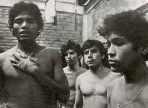 Antes de 1979. Luis Manuel Toruño, Charrasca, al fondo, en una de las tantas veces que cayó preso.