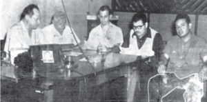Reunión de la Junta Directiva de Feniba en 1975, de izquierda a derecha: Francisco Pinell, Carlos Pérez, Carlos García, Óscar Buitrago y Carlos Cuarezma.